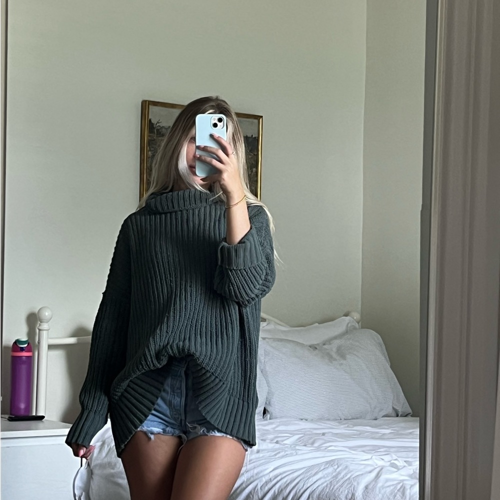 Aerie oversized sweater size small